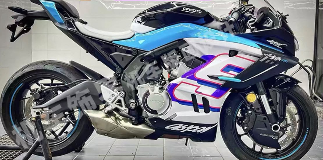 Custom Full-body Graphics Set 675SR