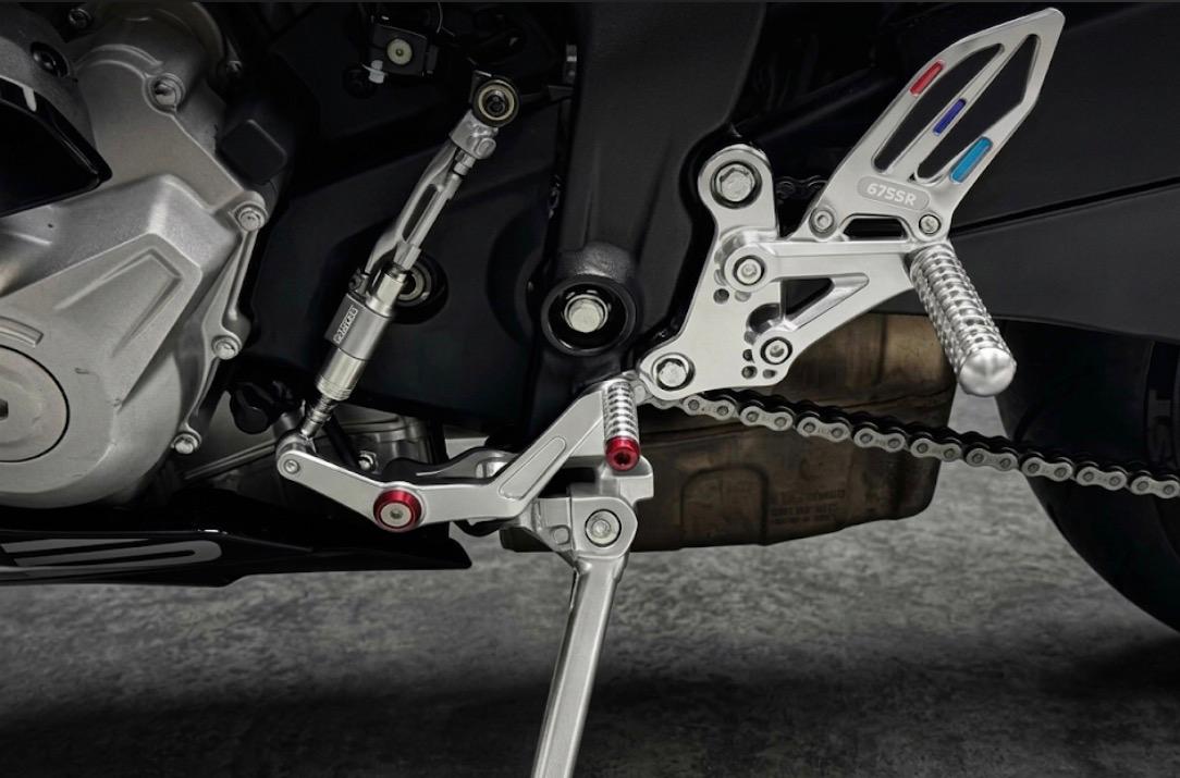 CNC Performance-Fußrastenanlage-Set verstellbar für CFMOTO 675SR
