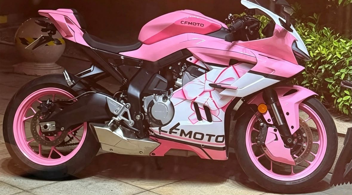 Custom Full-body Graphics Set 675SR
